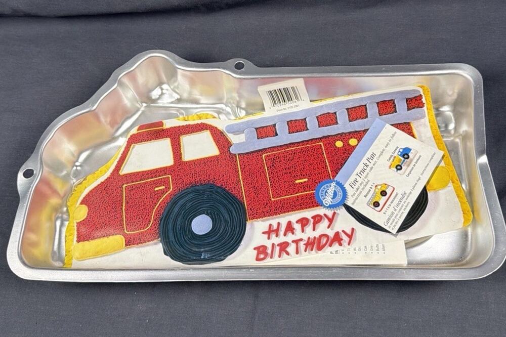 Wilton 2002 Fire Truck Or Construction Truck Cake pan 2105-2061 NEW old stock